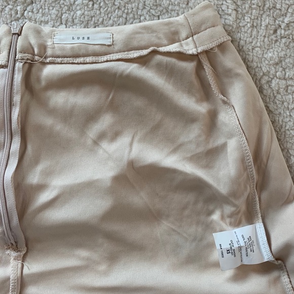 Lace miniskirt - Picture 6 of 7